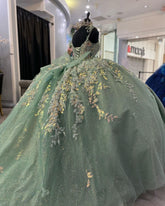 Exquisite Mint Green Ball Gown V-Neck Spaghetti Strap Lace Applique Quinceanera Dress for Sweet 16 & Princess Parties